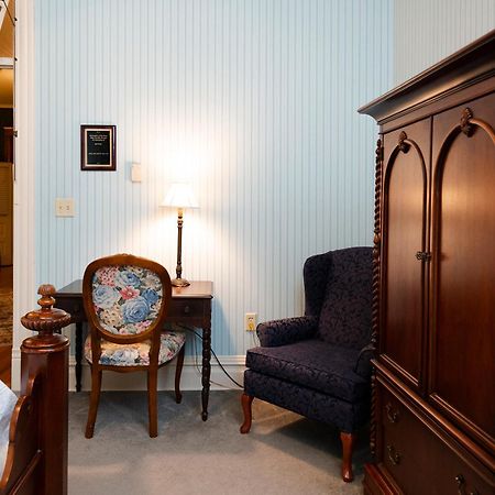 Captain Henderson House 호텔 아르카델피아 객실 사진