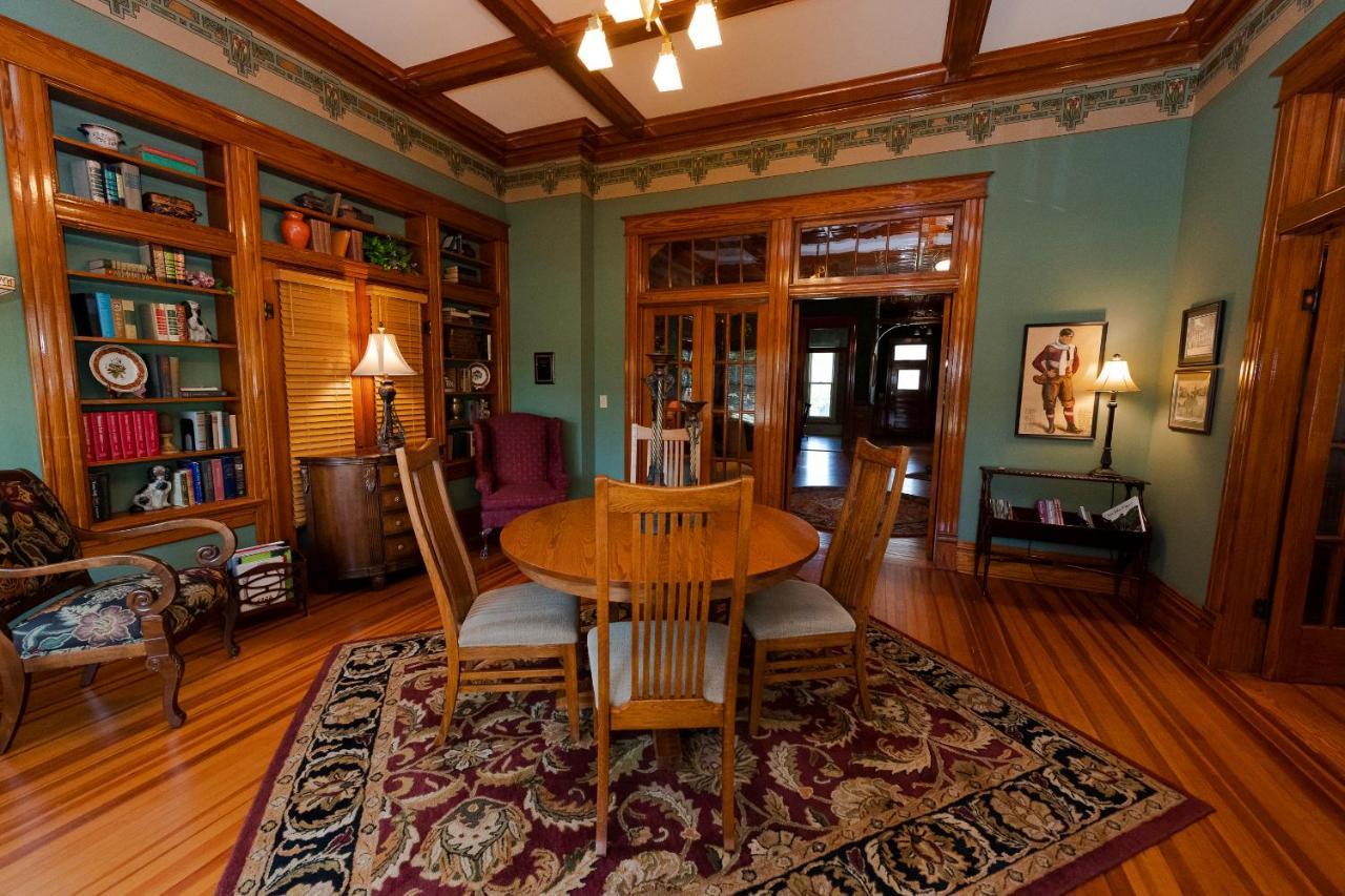 Captain Henderson House 호텔 아르카델피아 외부 사진