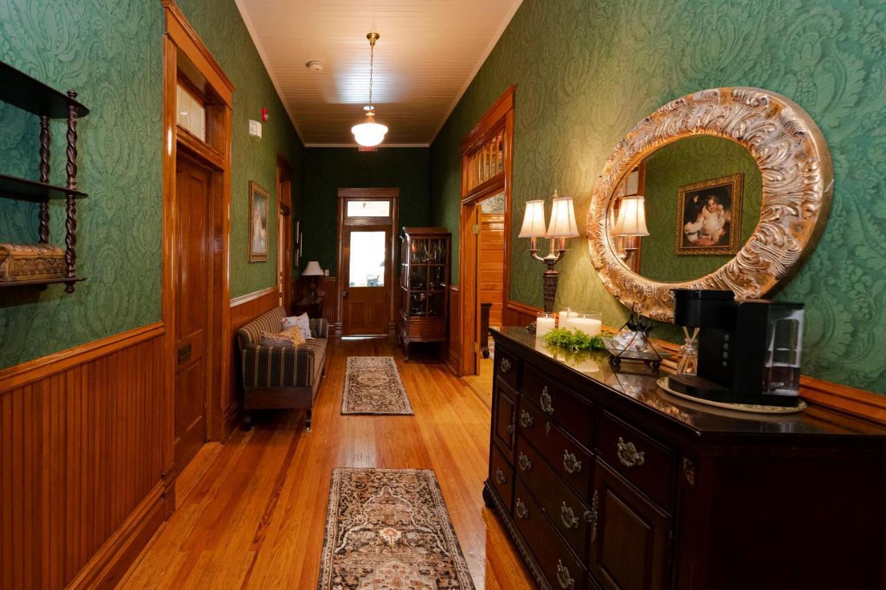 Captain Henderson House 호텔 아르카델피아 외부 사진